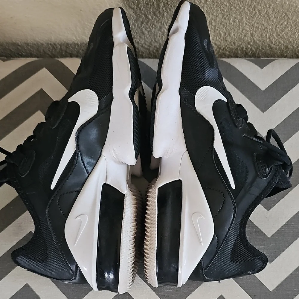 Nike sleek shoes